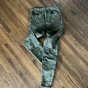 American Eagle Skinny Camouflage Pants Next Level Stretch Size - Regular 4